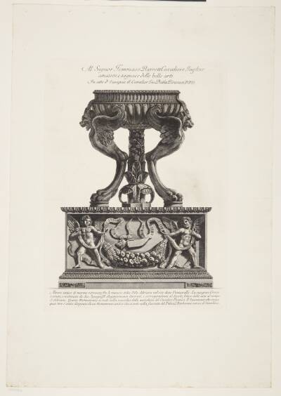 Marmoralter i form af en trefodet vase, fra Hadrians Villa, placeret på et monument fra Palazzo Barberini