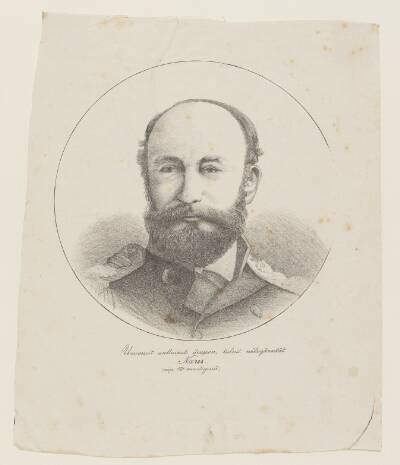 Mand med fuldskæg og uniformsjakke ("Umiassuit ardlainut ilaussoK, tuluit nâlagânertât Nares")