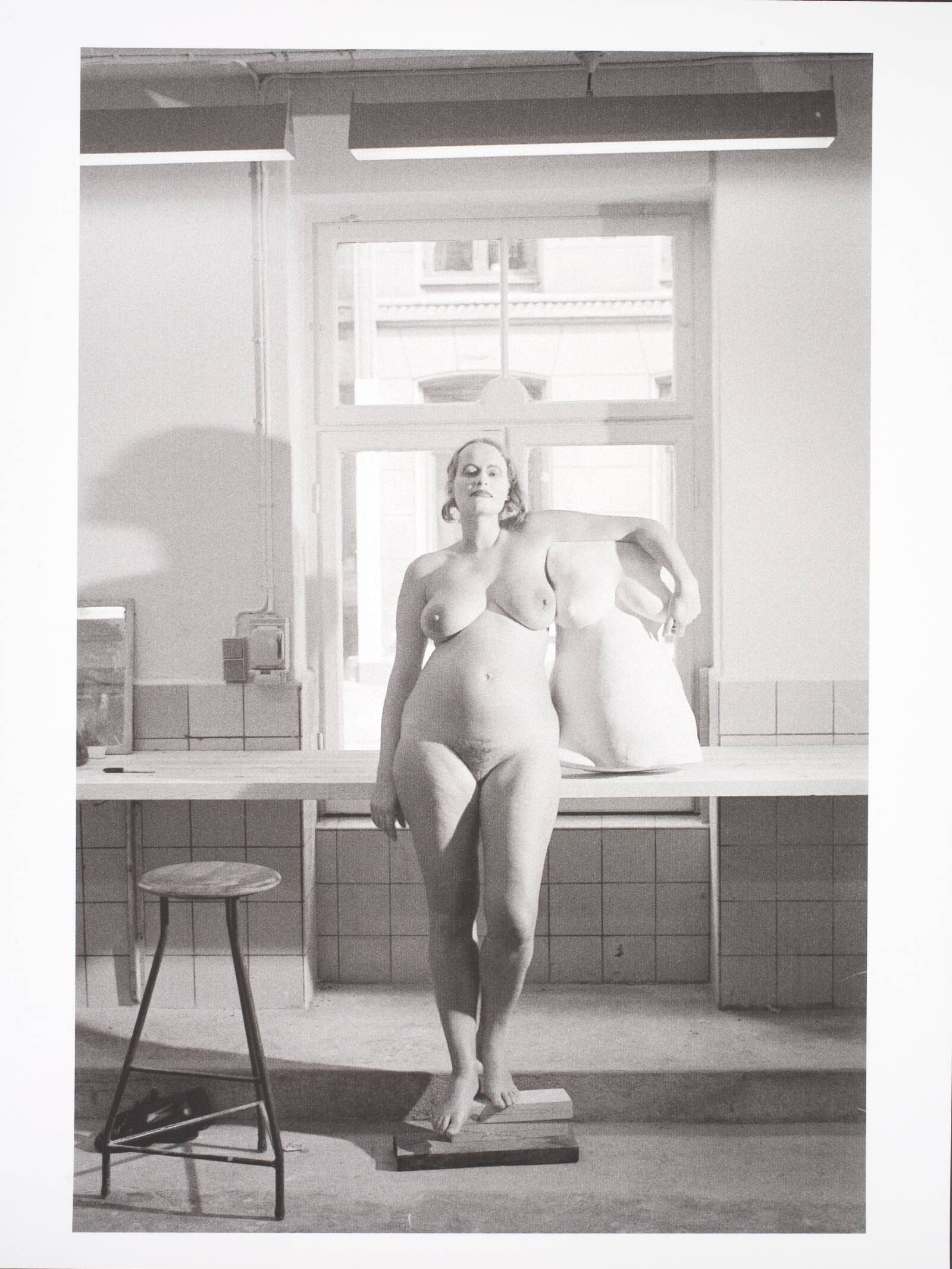 Omstændigheder, Kirsten Justesen, 1973
