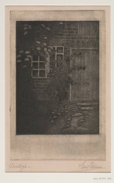 Husmur med blomster