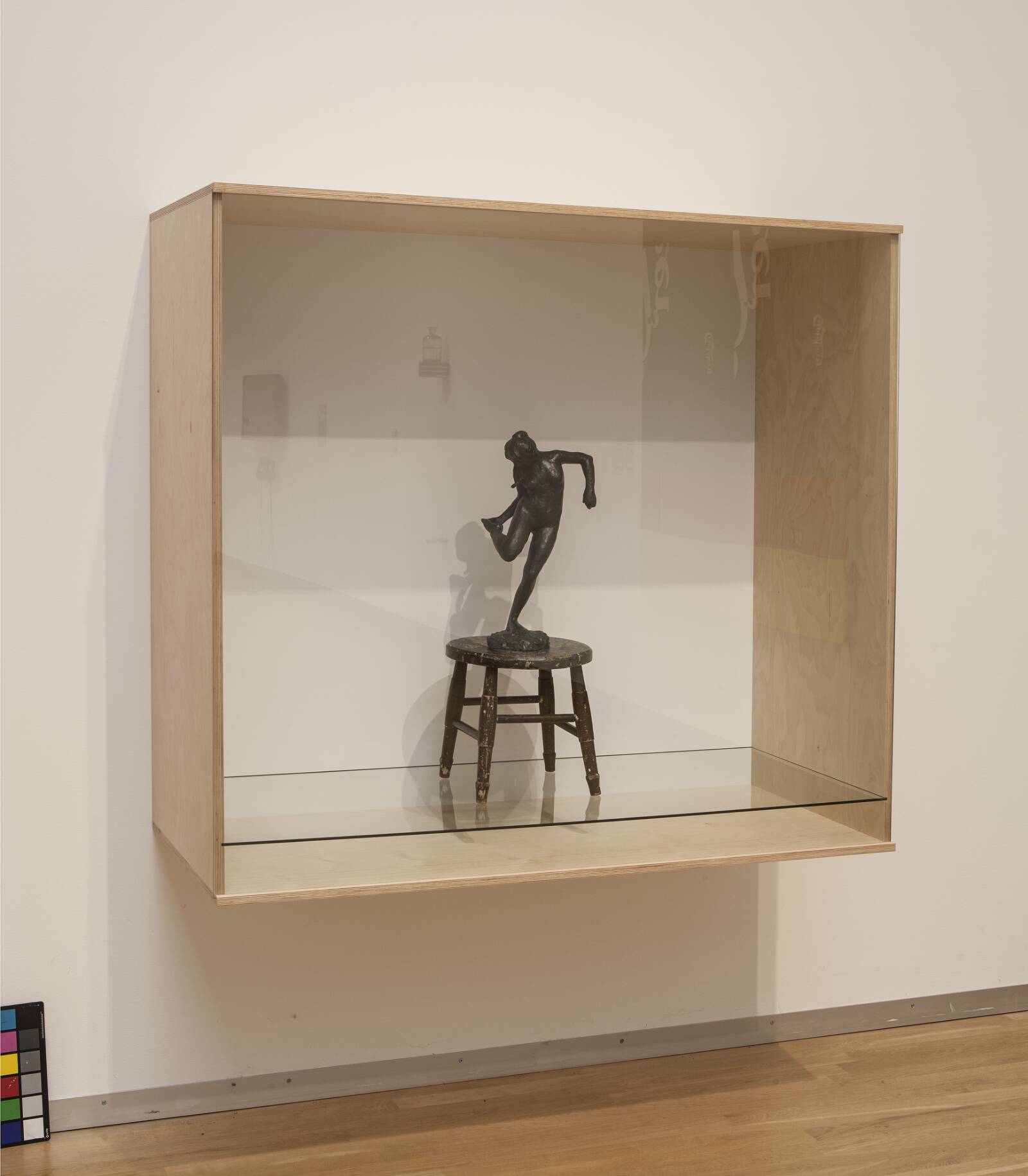 dancer with raised right foot, Haim Steinbach, 2011