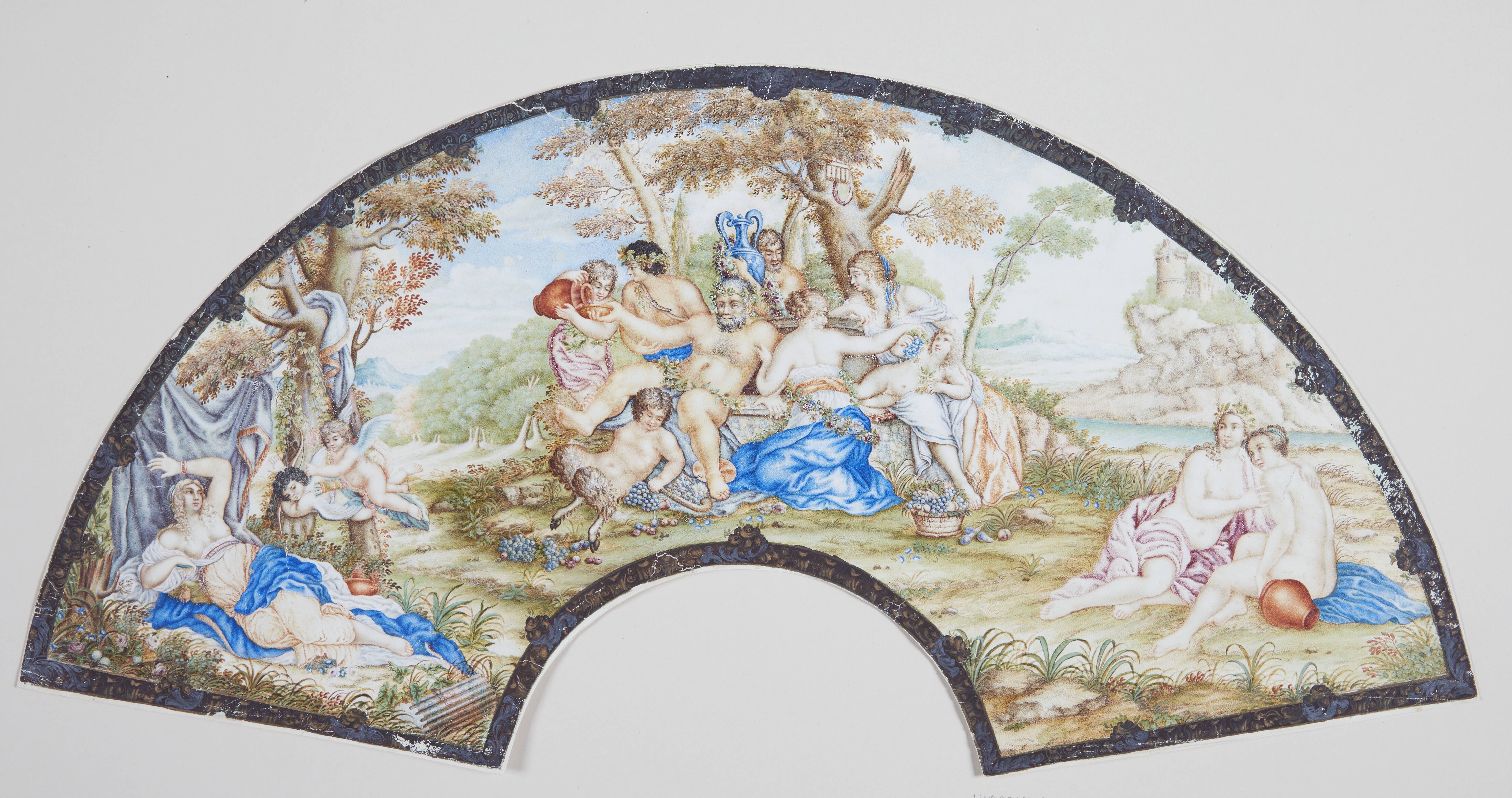 Vifteformet blad. I midten Pan med nymfer og bacchusbarnet (?) ved en perse, t.h. og v. hvilende kvindefigurer