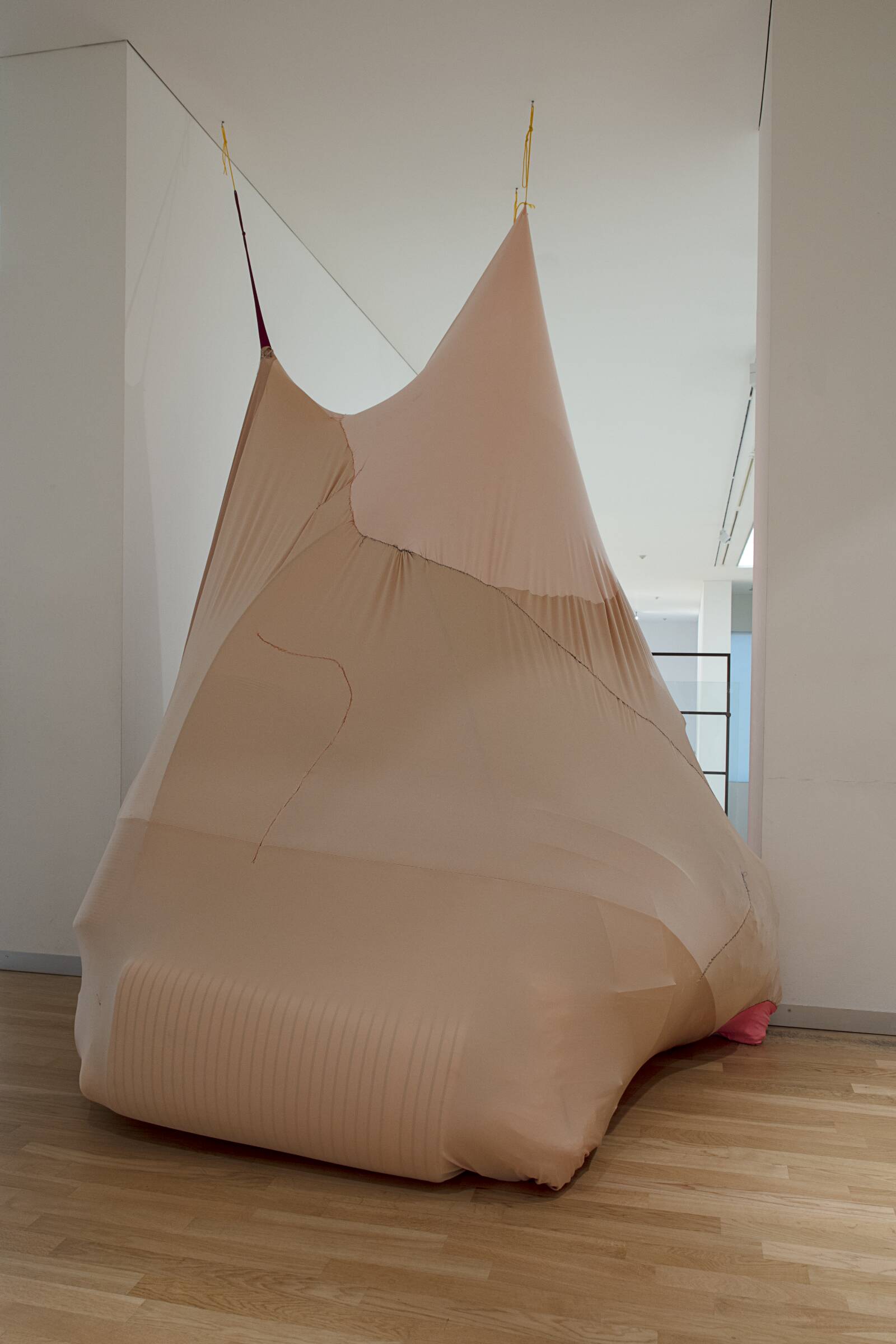 Under Udkanten, Ellen Hyllemose, 2016