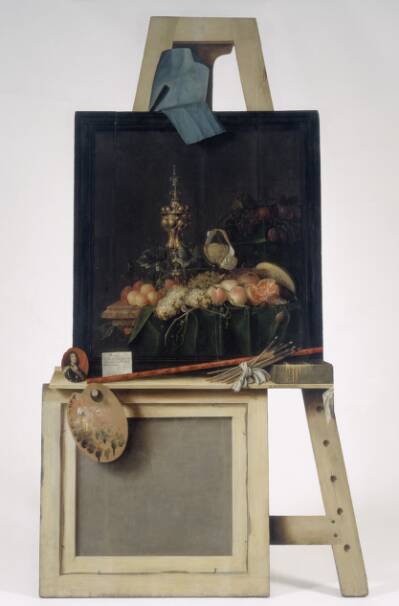 Trompe l'oeil-staffeli med frugtstykke. Udskåret i træ