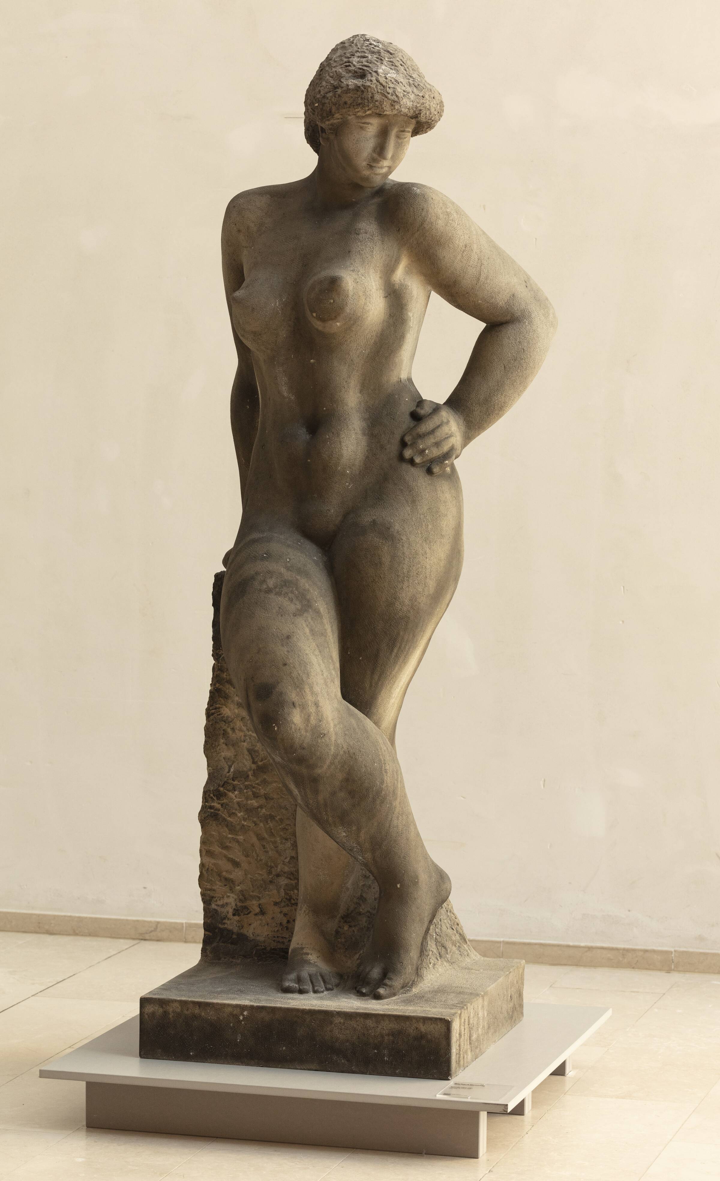 Stående nøgen pige, Gerhard Henning, 1928-1929