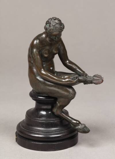 Kvindelig satyr som tornudtrækker (Spinario)